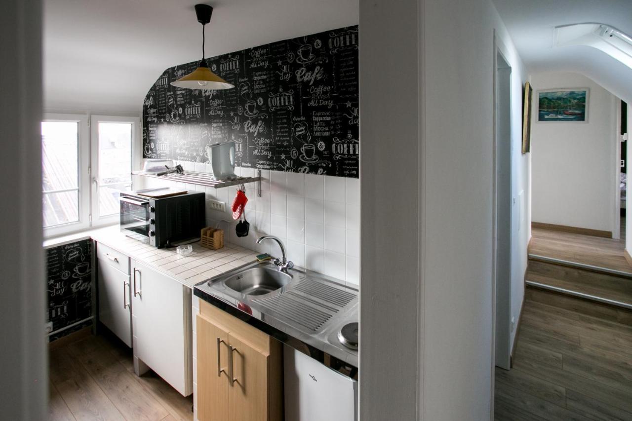 Le Cotentin Appart'Hotels & Restaurant Le Cot' Portbail Bagian luar foto