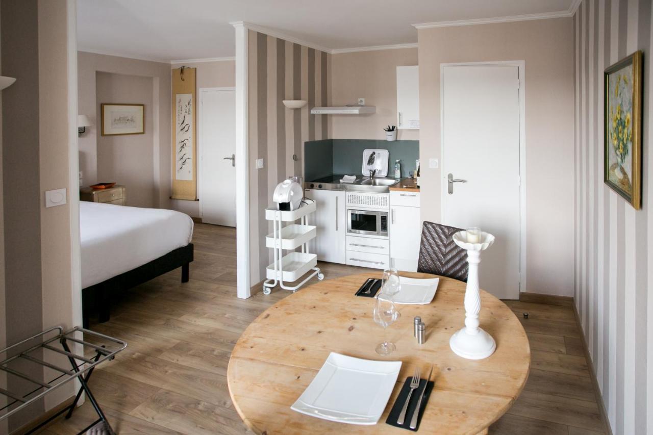 Le Cotentin Appart'Hotels & Restaurant Le Cot' Portbail Bagian luar foto