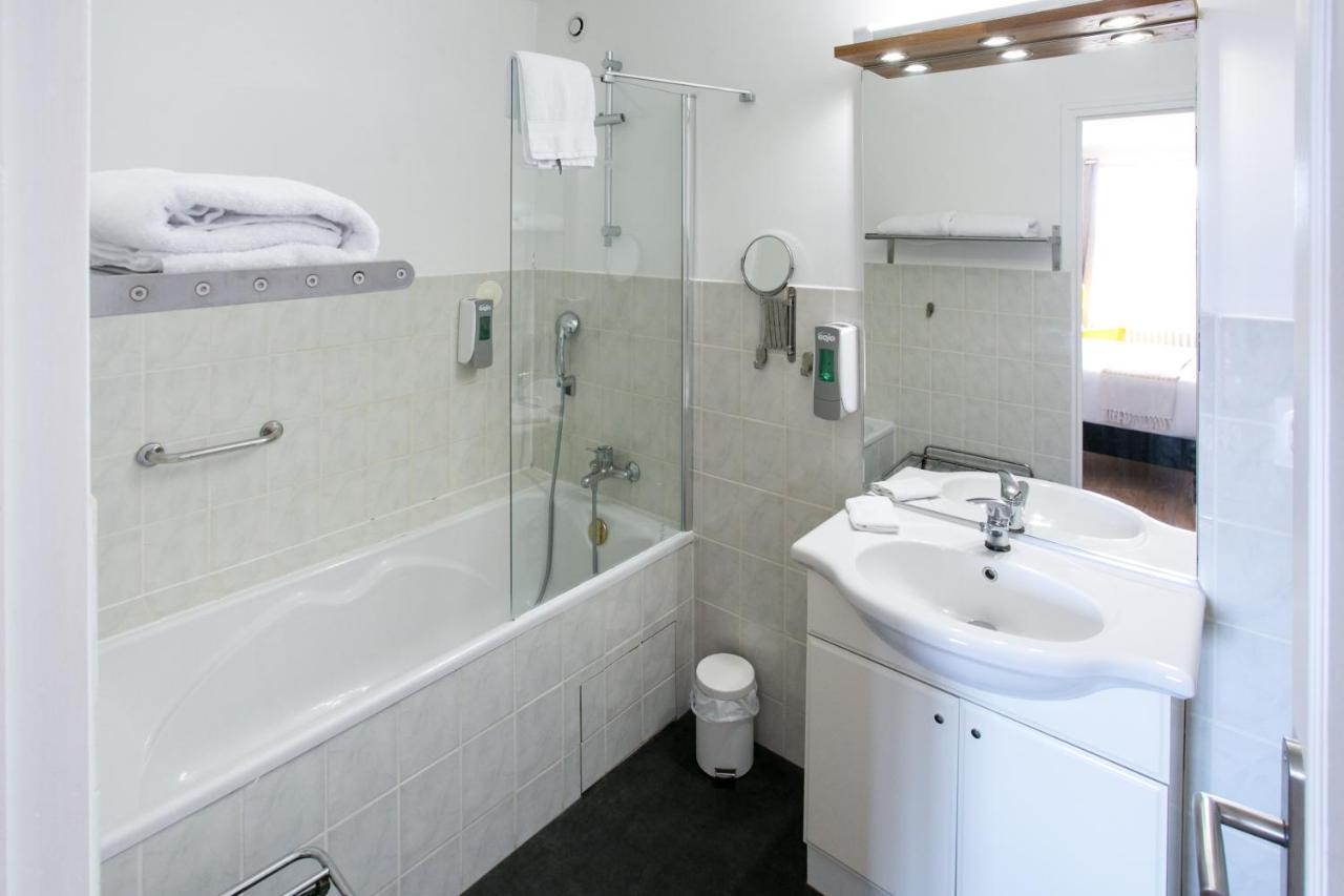 Le Cotentin Appart'Hotels & Restaurant Le Cot' Portbail Bagian luar foto