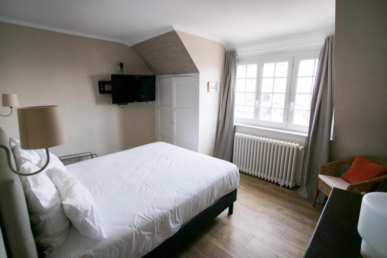 Le Cotentin Appart'Hotels & Restaurant Le Cot' Portbail Bagian luar foto